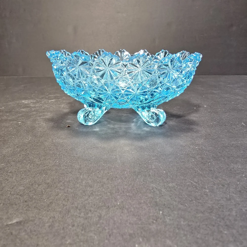 Vintage LG Wright Blue Daisy And Button Footed Trinket Candy 5.5
